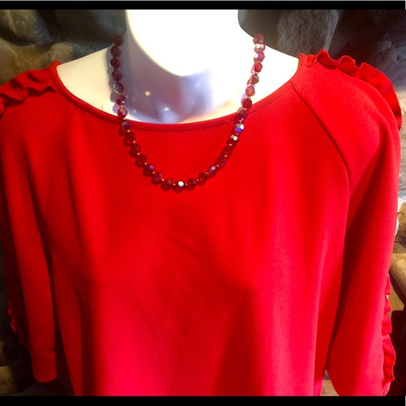 Green Envelope Red Ruffled 3/4 Sleeve Flowy Blouse - Picture 2 of 8